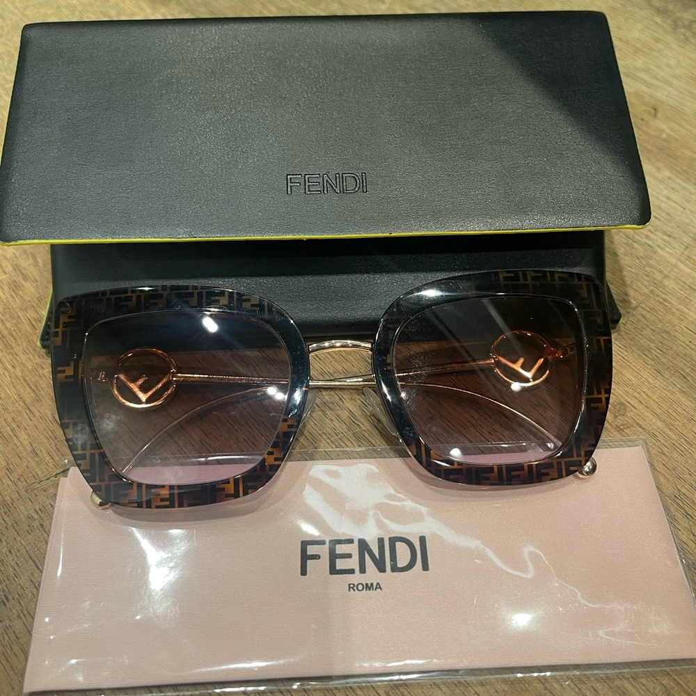 FENDI CAT EYE SUNGLASSES